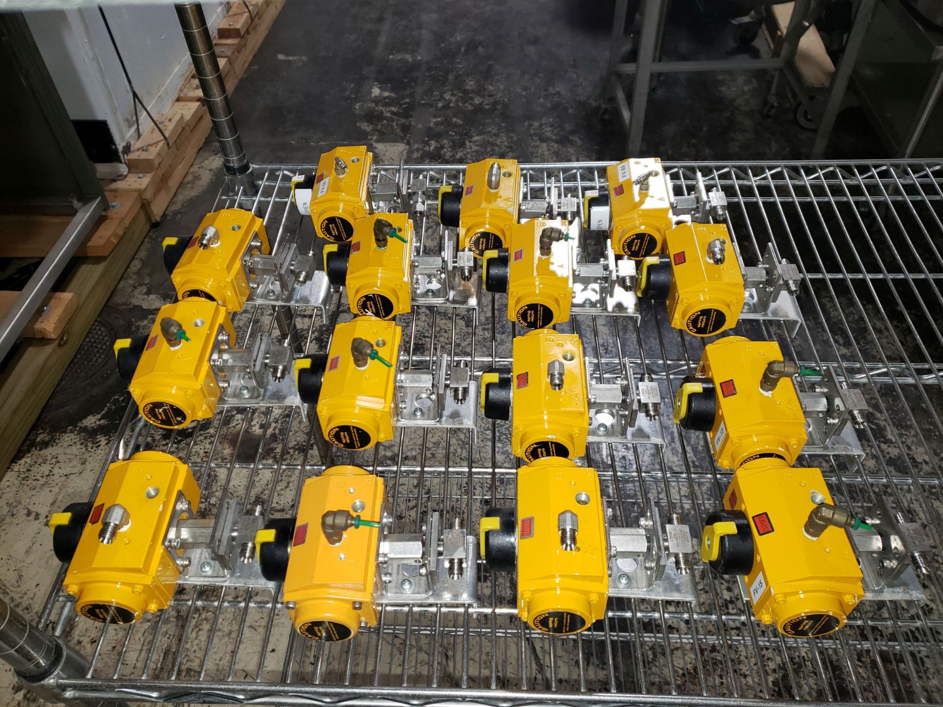 Lot of (15) 2 Way Pneumatic Spring Return Actuator Valve, model 24VM - Image 2 of 11