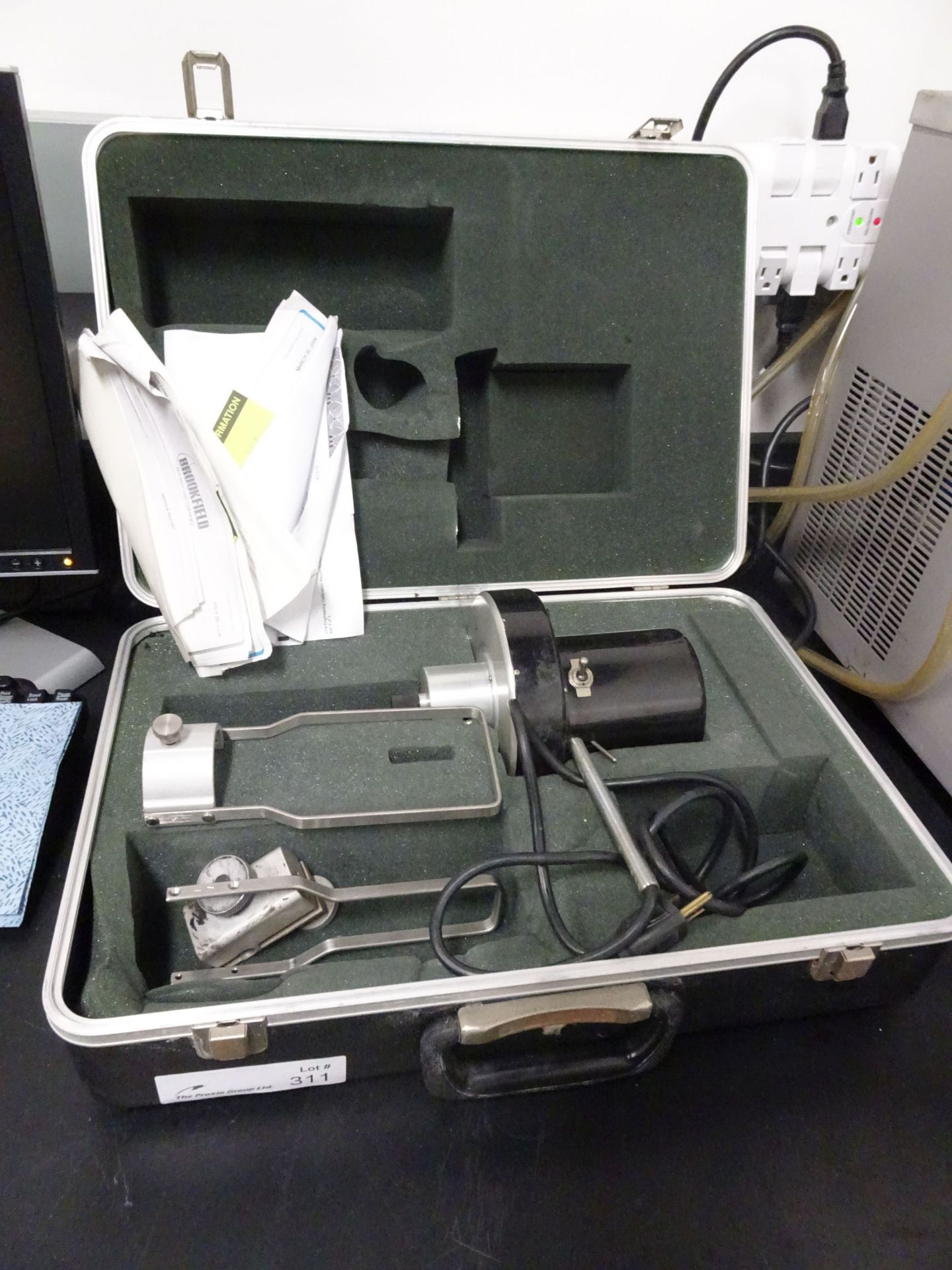 Brookfield Model LVF Viscometer , sn 85698 With Case and Accessories - Image 4 of 5