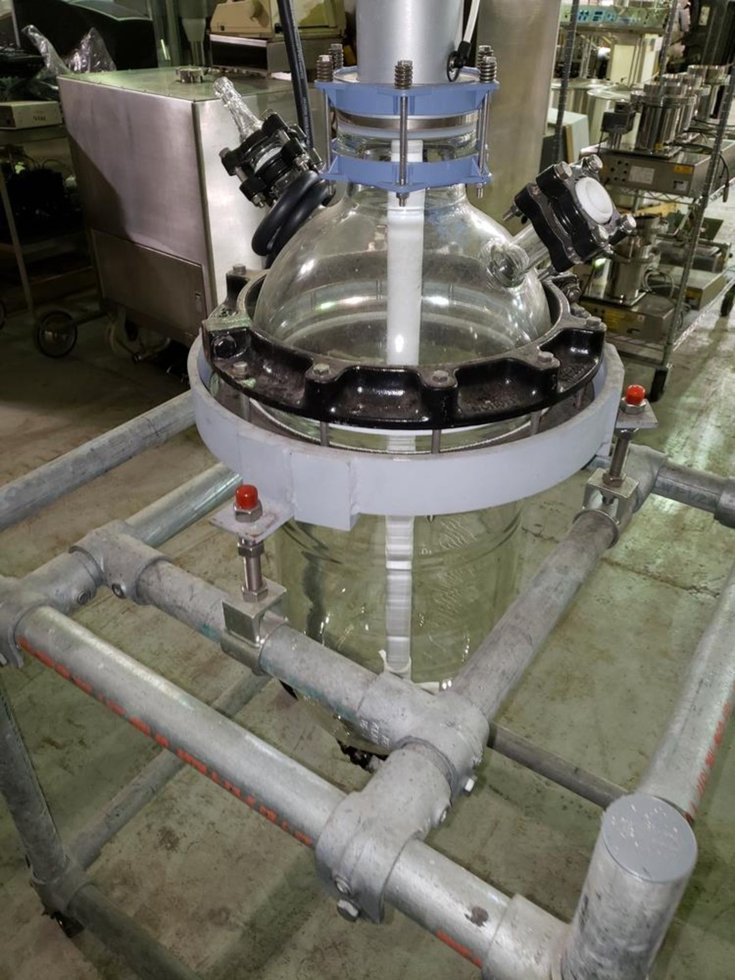 30 liter QVF agitated glass receiver, Duran 6076-11 glass, 300 mm diameter x 650 mm deep bowl, - Image 7 of 11