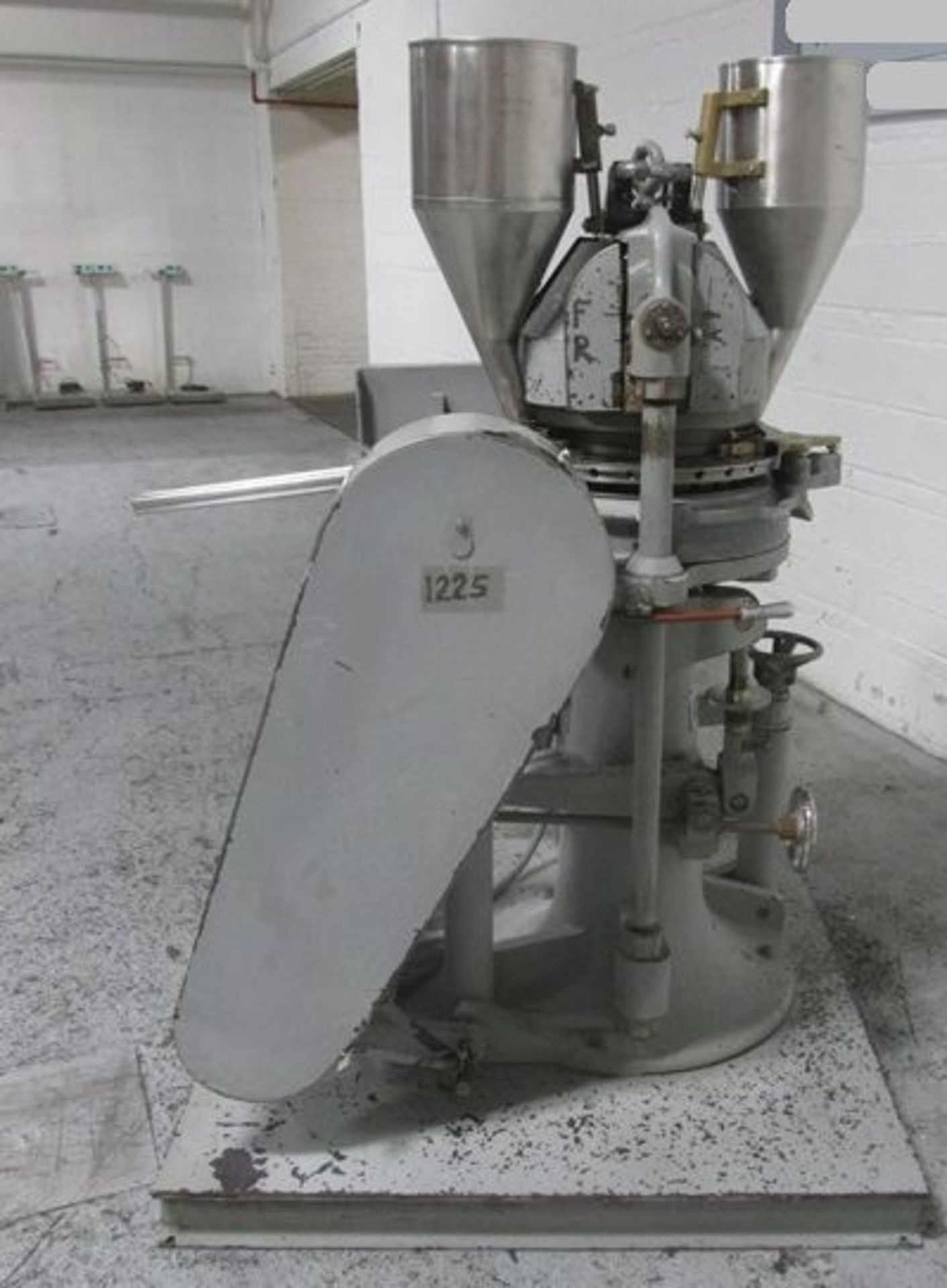 Stokes rotary tablet press. model 900-513-2, 27 station, double sided, keyed upper punch guides, - Image 4 of 16