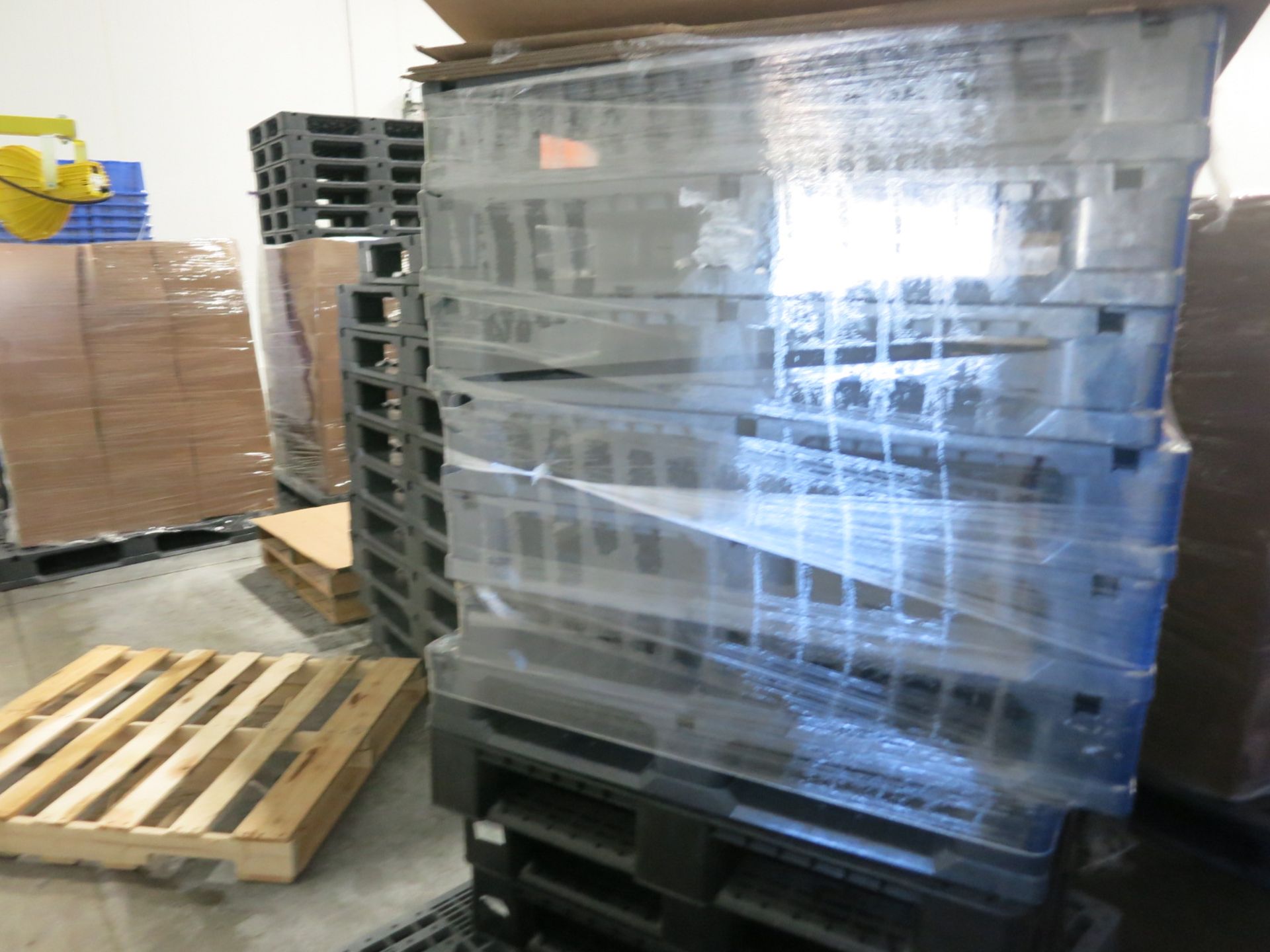 Pallets - Image 7 of 7