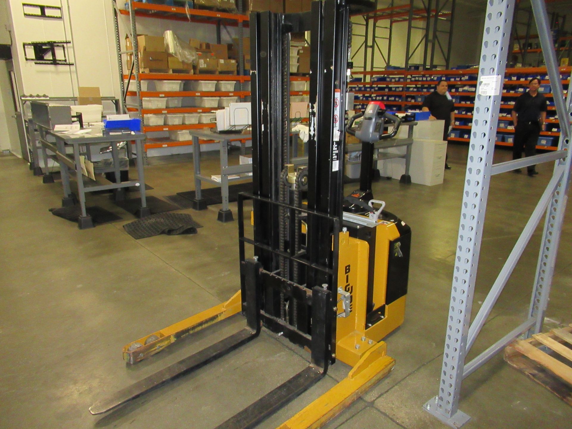 Electric Stacker - Image 3 of 3