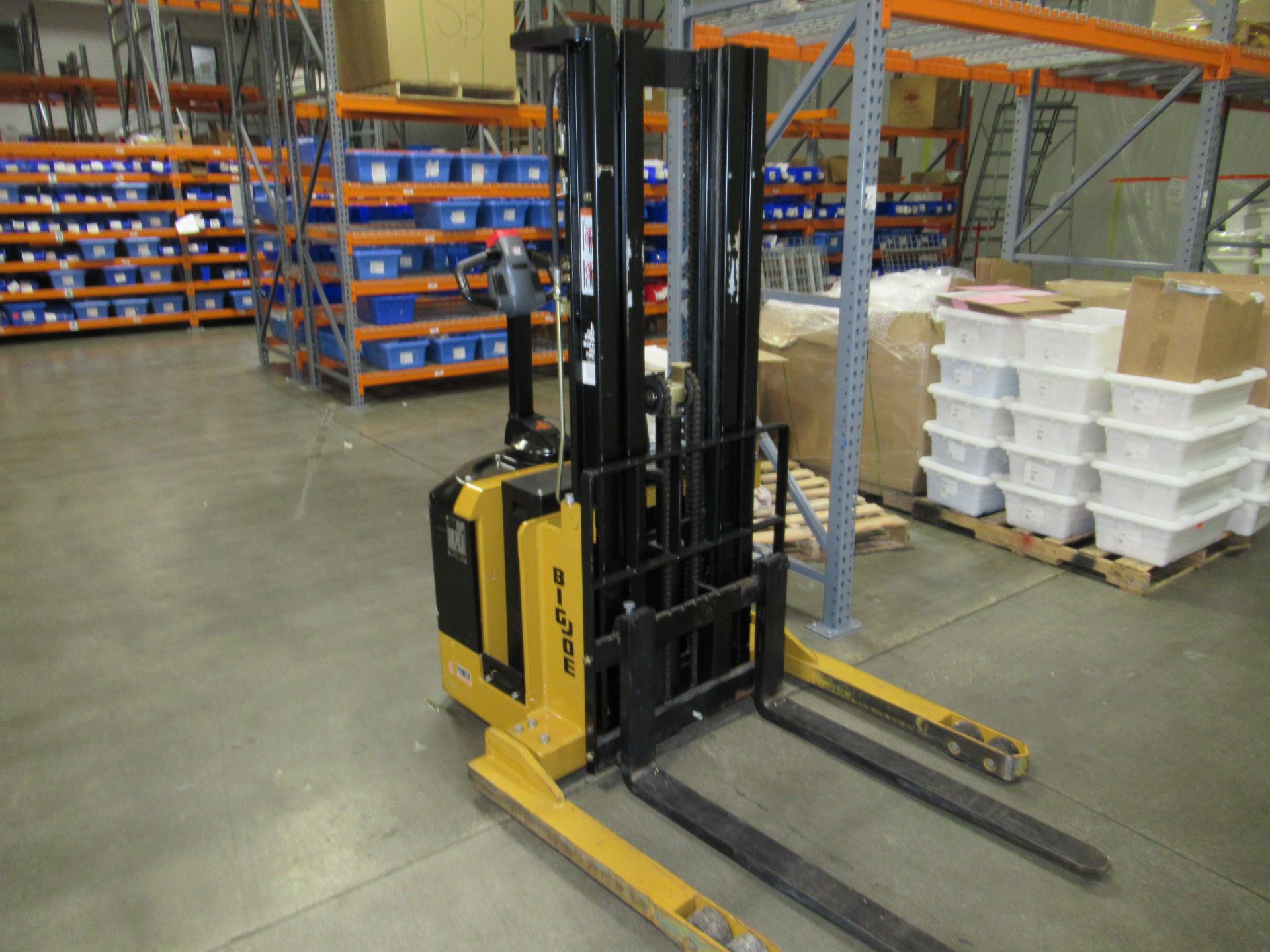 Electric Stacker - Image 2 of 3