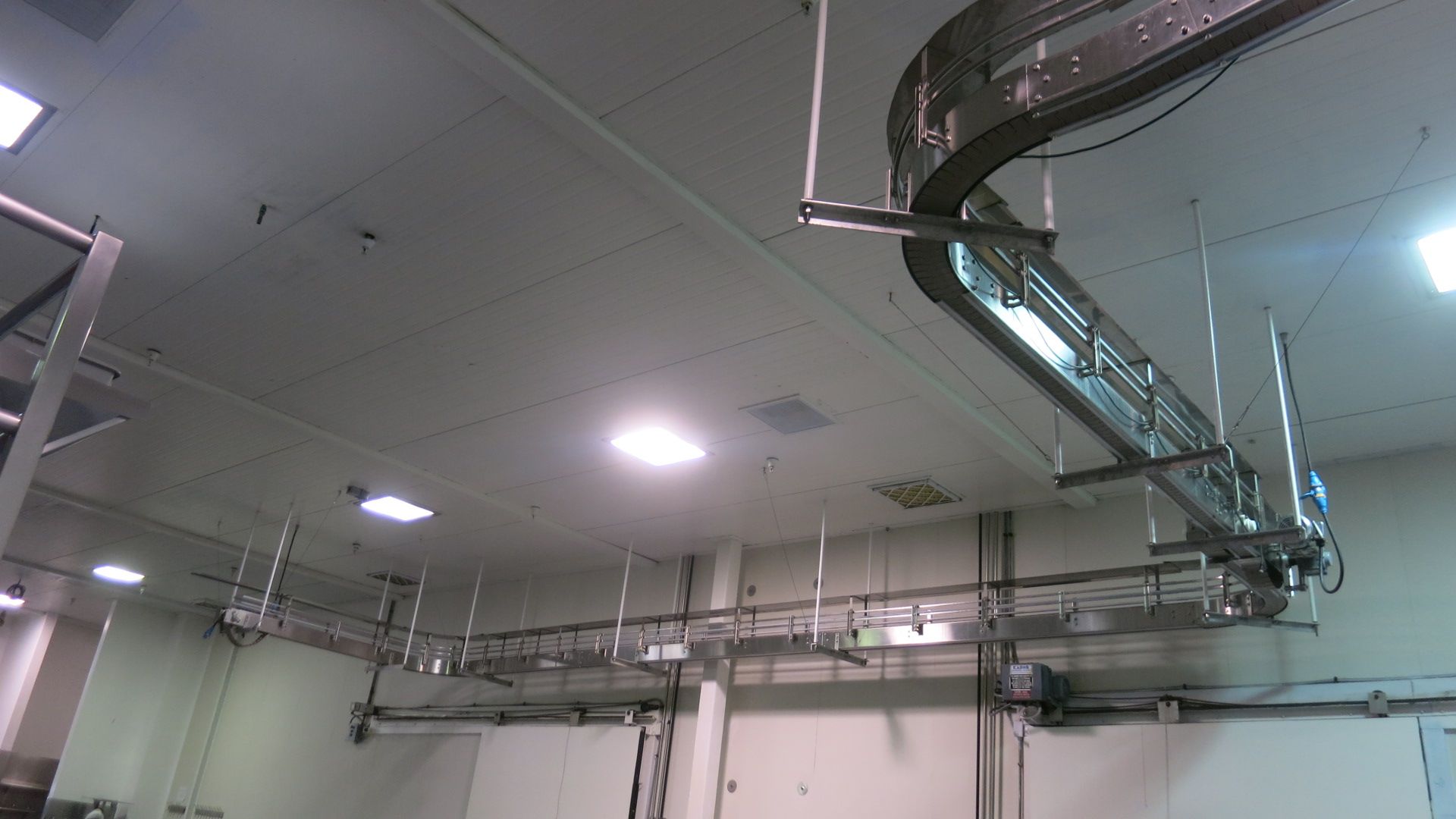 Ceiling Suspended Feed Conveyor - Image 4 of 4