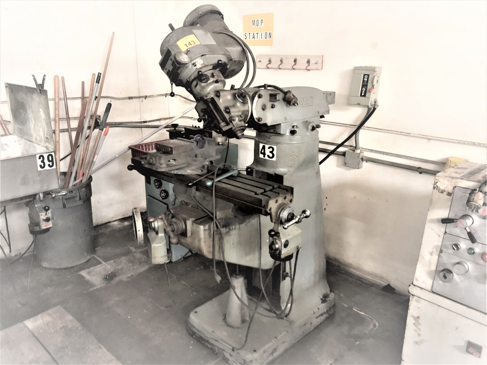 Vertical Milling Machine