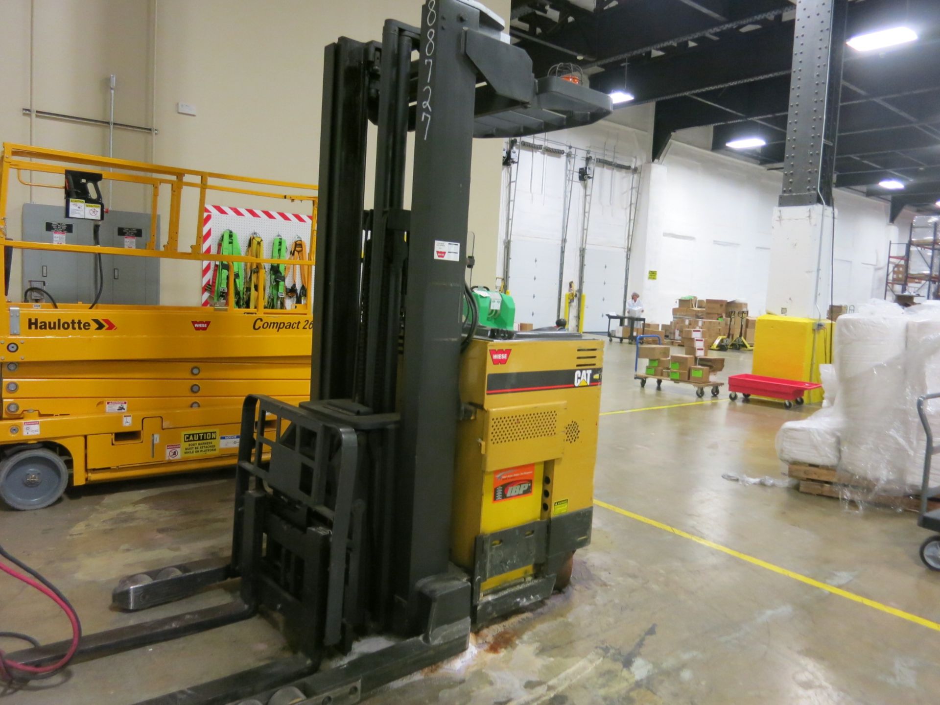 Forklift - Image 2 of 3