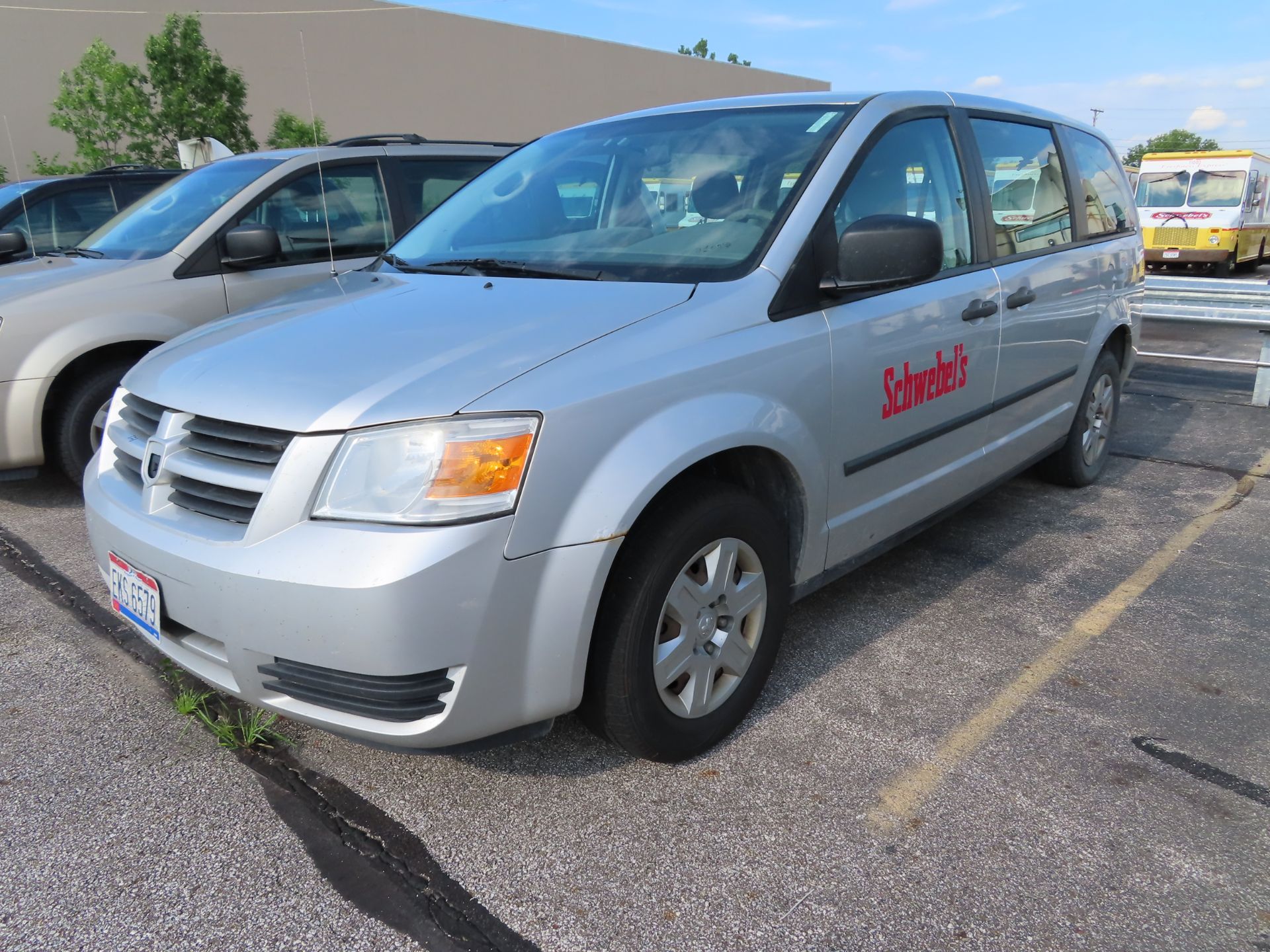 2008 Dodge Van, model Grand Caravan, VIN: 1D8HN44H48B125760, gas engine, auto transmission, 291,