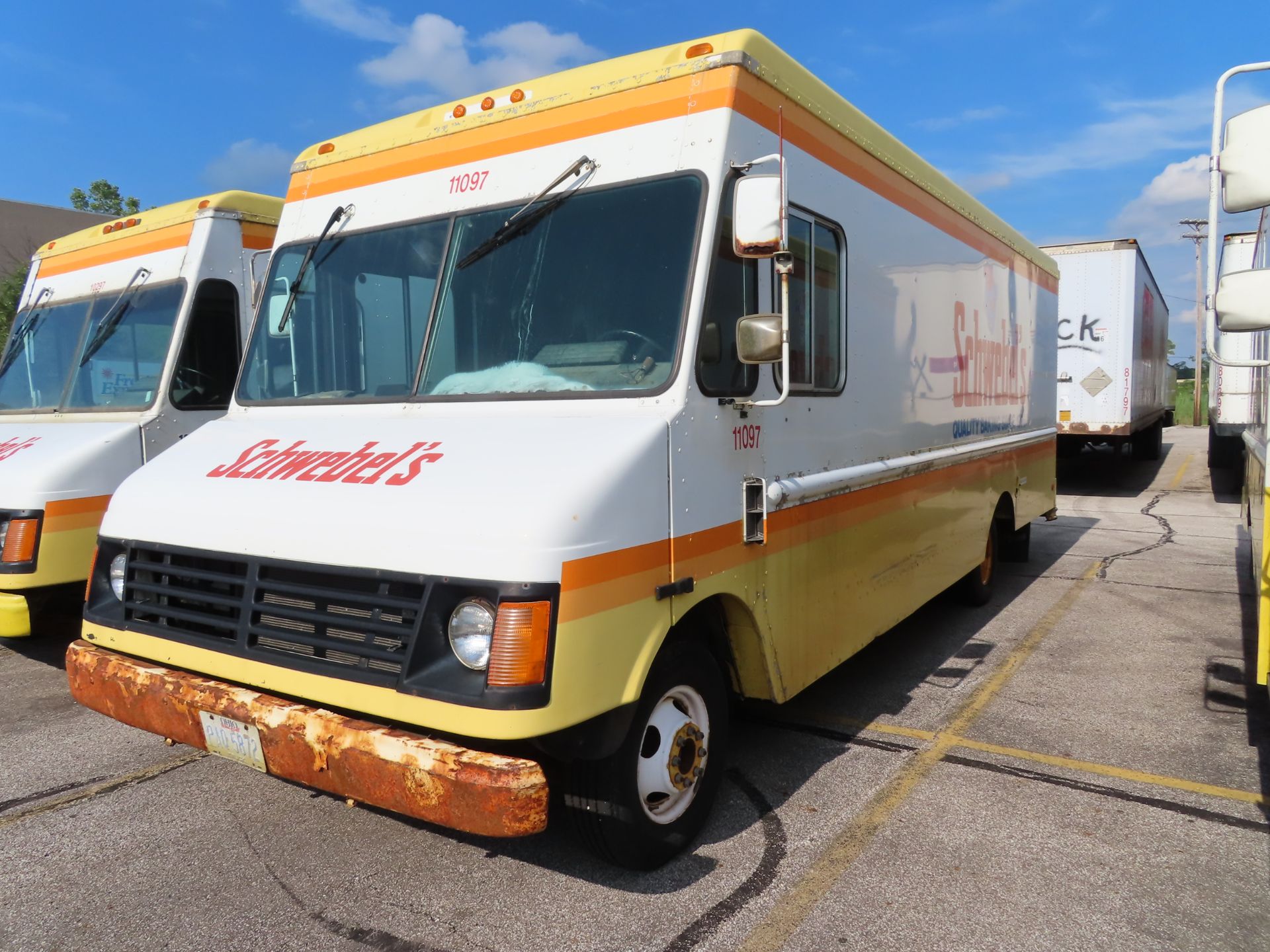 1997 Grumman Olsen Stepvan truck, 1 axle, VIN: 1GBHP32Y9V3311827, 18' box with basket racking,