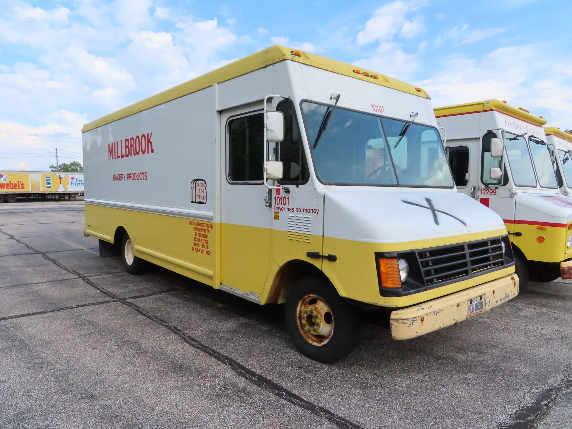 2000 Grumman Olsen Stepvan truck - Image 2 of 4