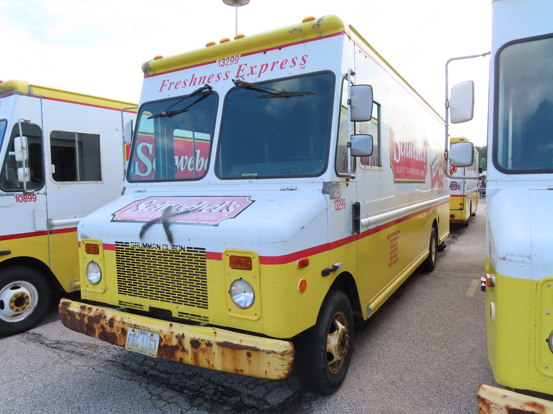 1999 Grumman Olsen Stepvan truck, 1 axle, VIN: 1GBHP32Y4X3305162, Lic. PBC1163, 18' box with