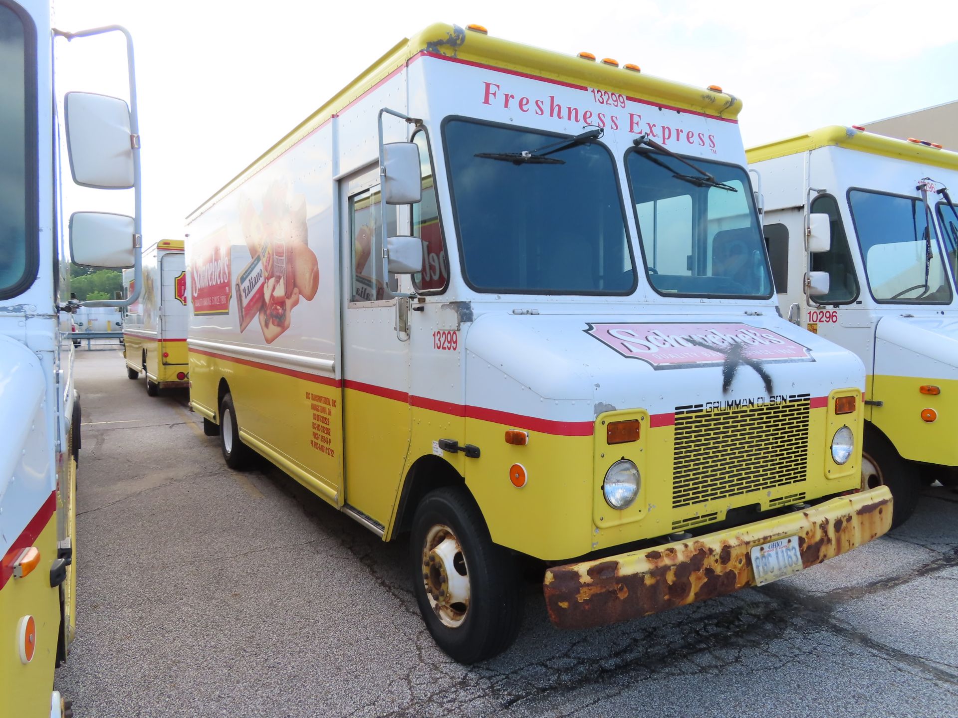 1999 Grumman Olsen Stepvan truck, 1 axle, VIN: 1GBHP32Y4X3305162, Lic. PBC1163, 18' box with - Image 2 of 4