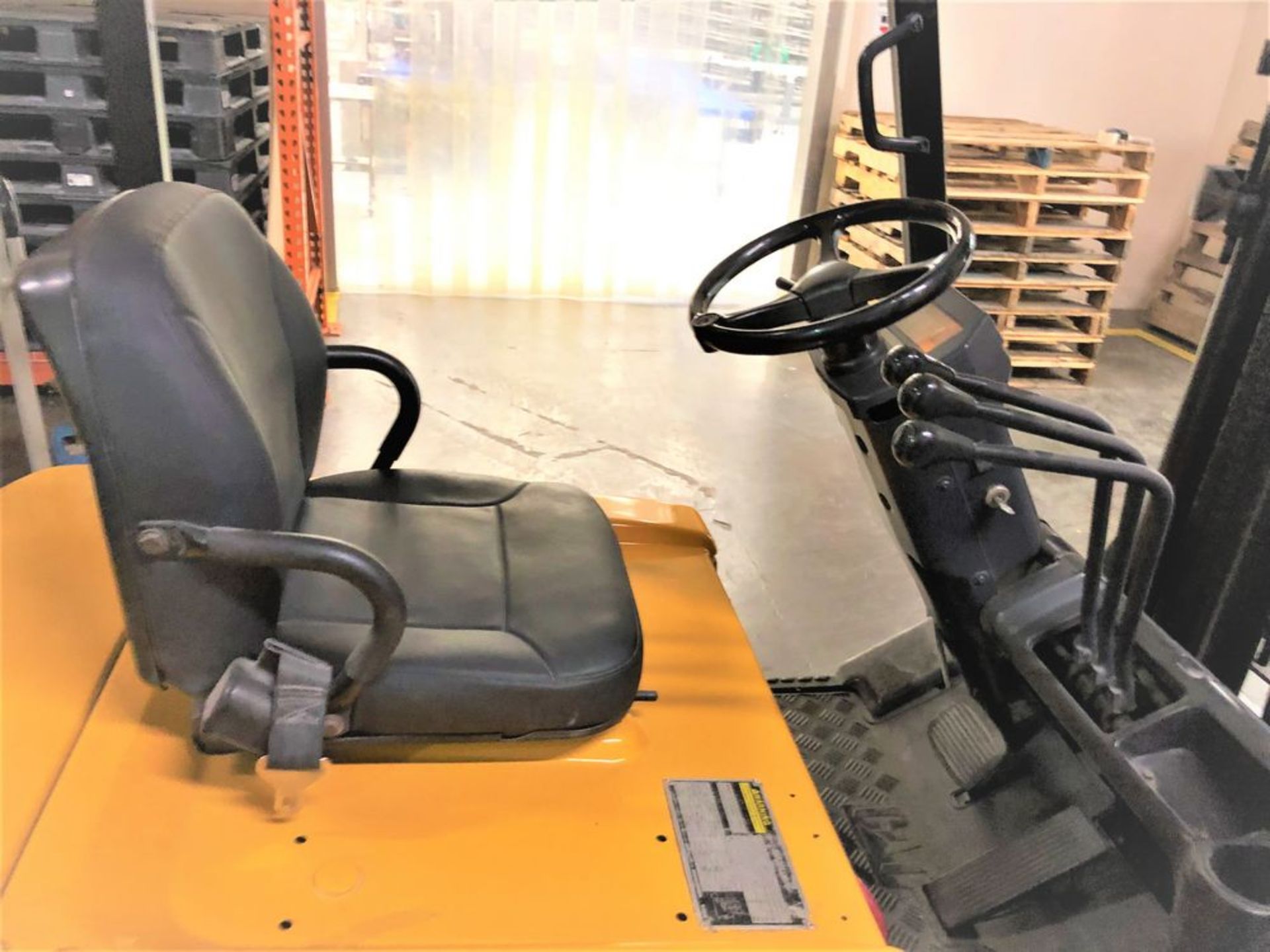 Electric forklift - Image 6 of 9