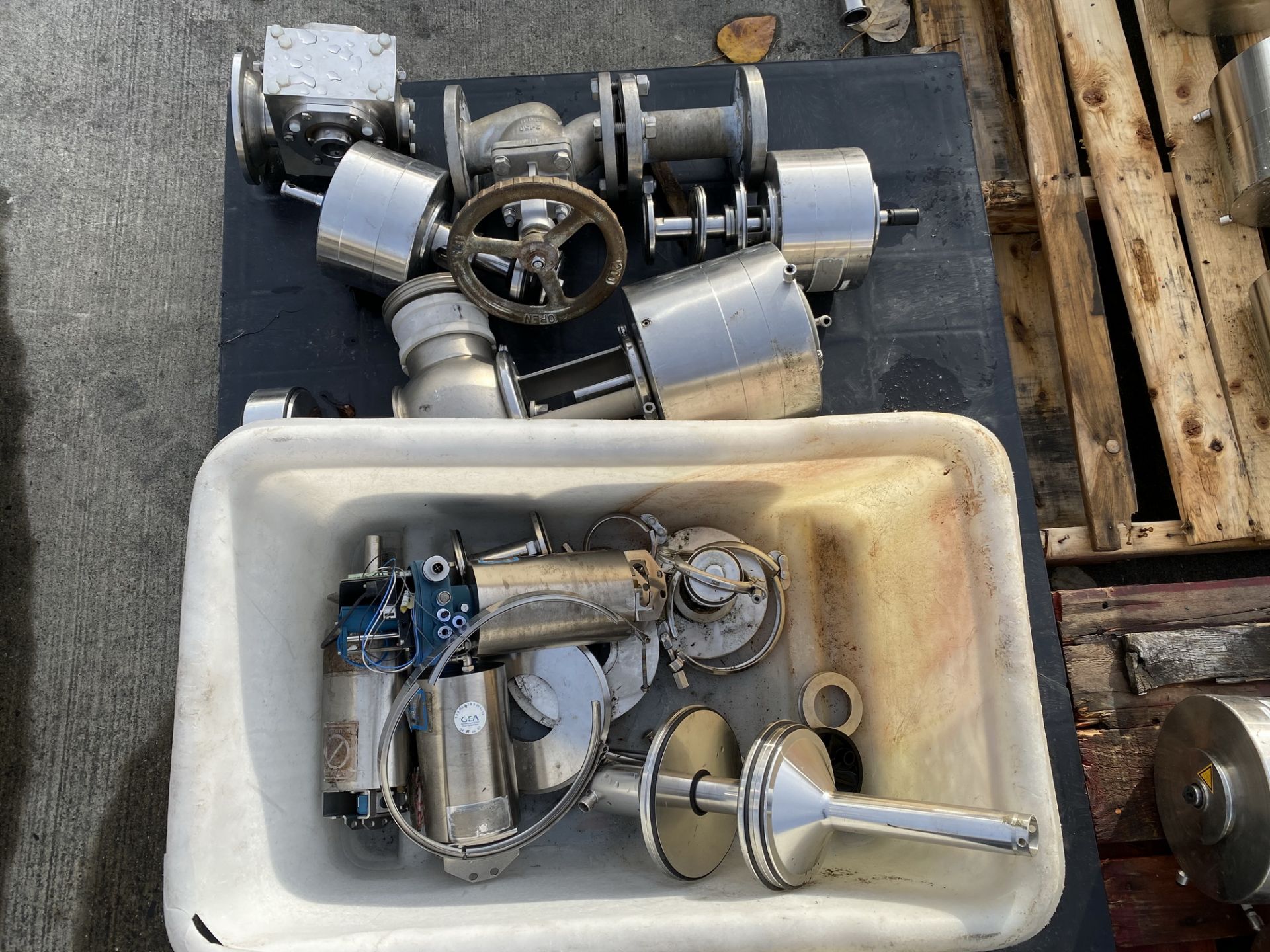 Stainless valve parts - Image 3 of 3