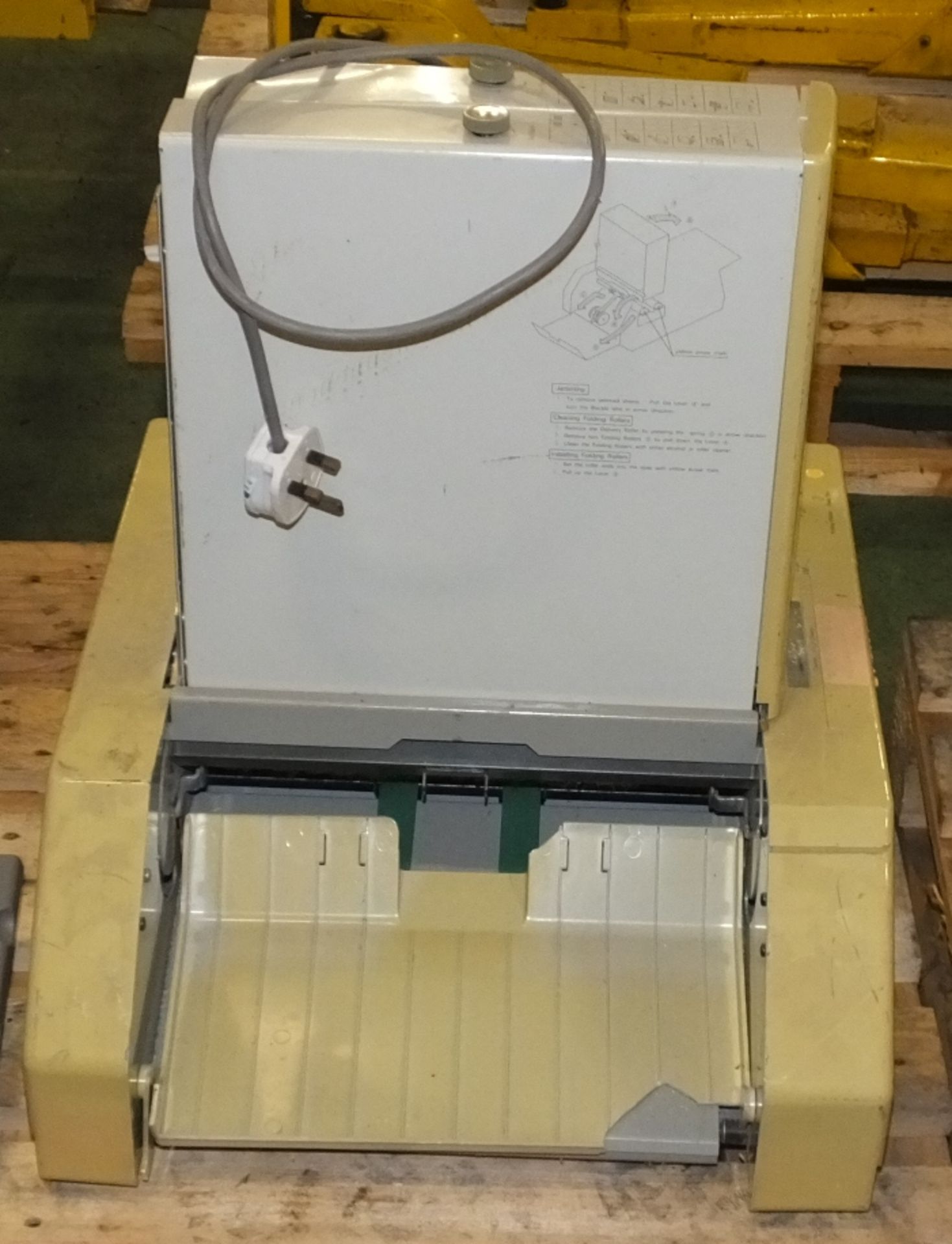 Horizon PF-P320 Folder, Brady Labelizer Plus Industrial Labelling Machine, 21x Boxes of Ca - Image 2 of 5