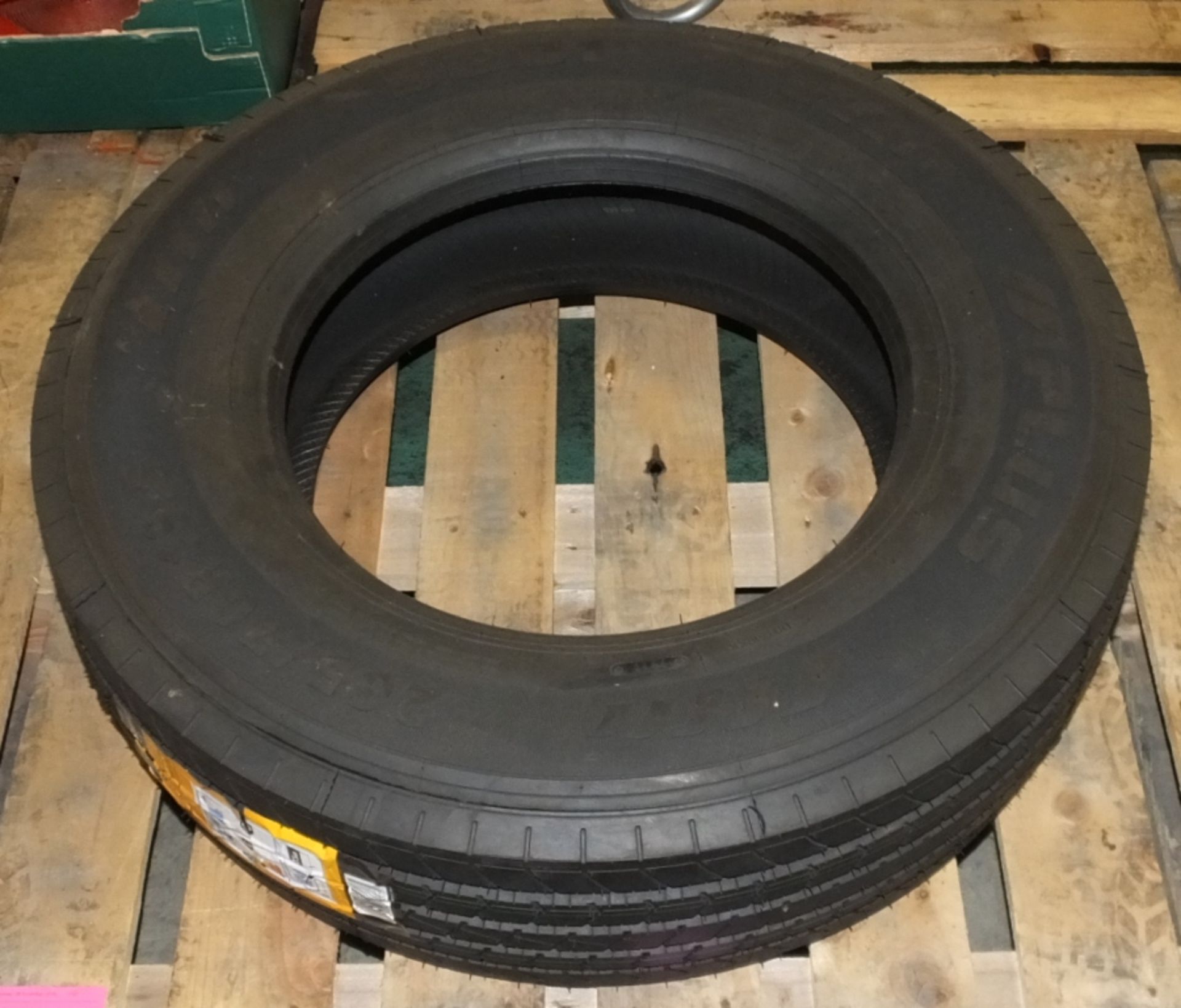 Alpus Commercial Tire - 265 / 70R 19.5 - S201