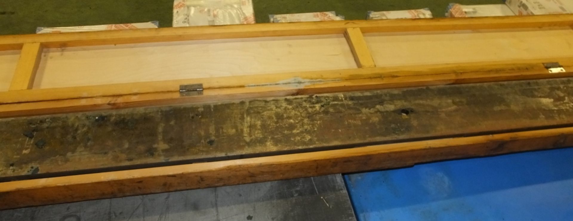 3600mm x 150mm x 12mm straight edge in wooden box - Image 3 of 4