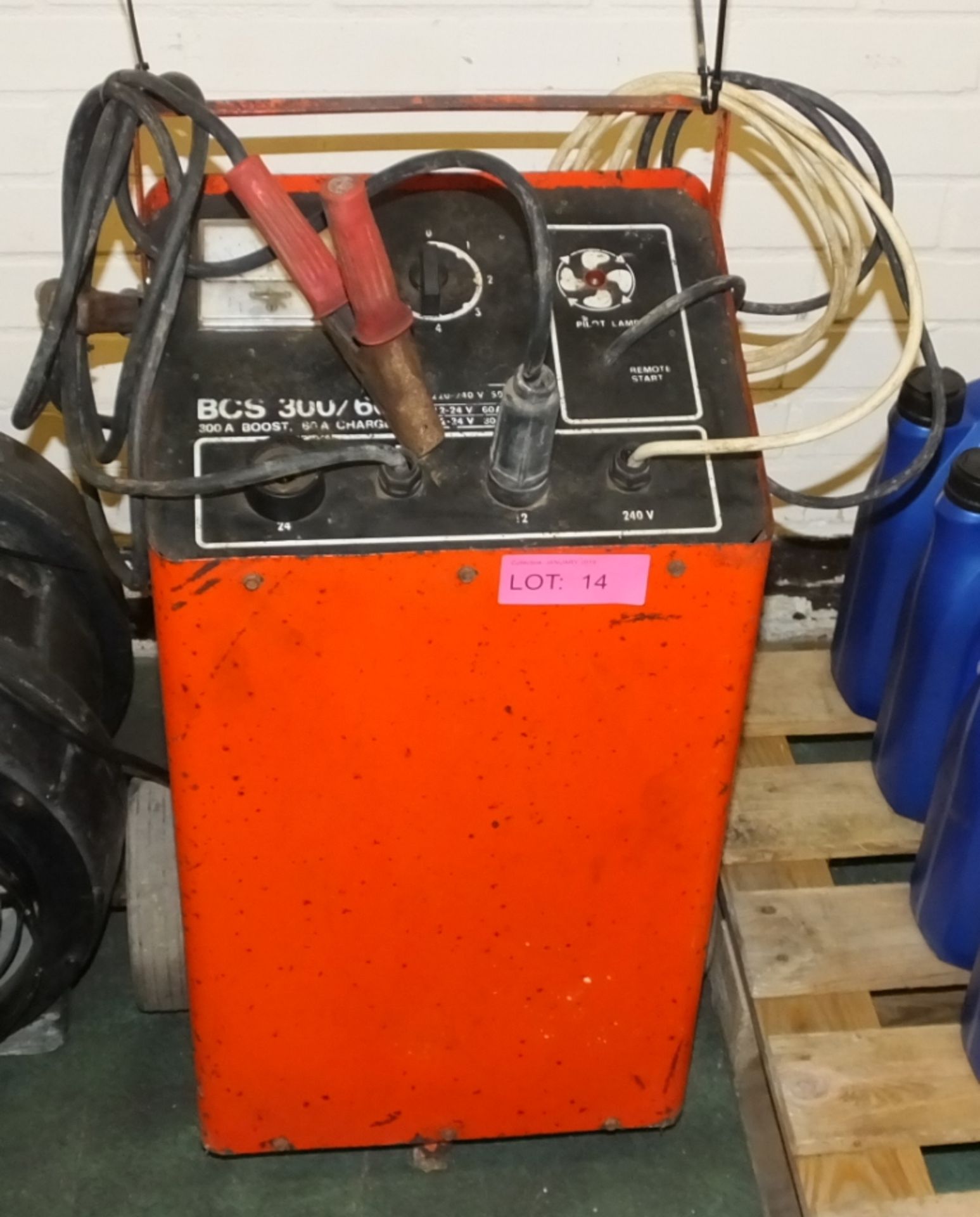 BCS 300/6 300A booster / starter trolley