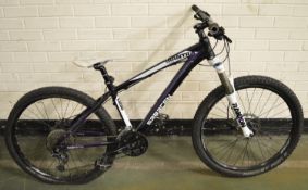 Saracen Mantra Trail Mountain Bike - 1 Flat tyre.