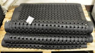 3x Rubber Safety Mats 1500 x 900mm.