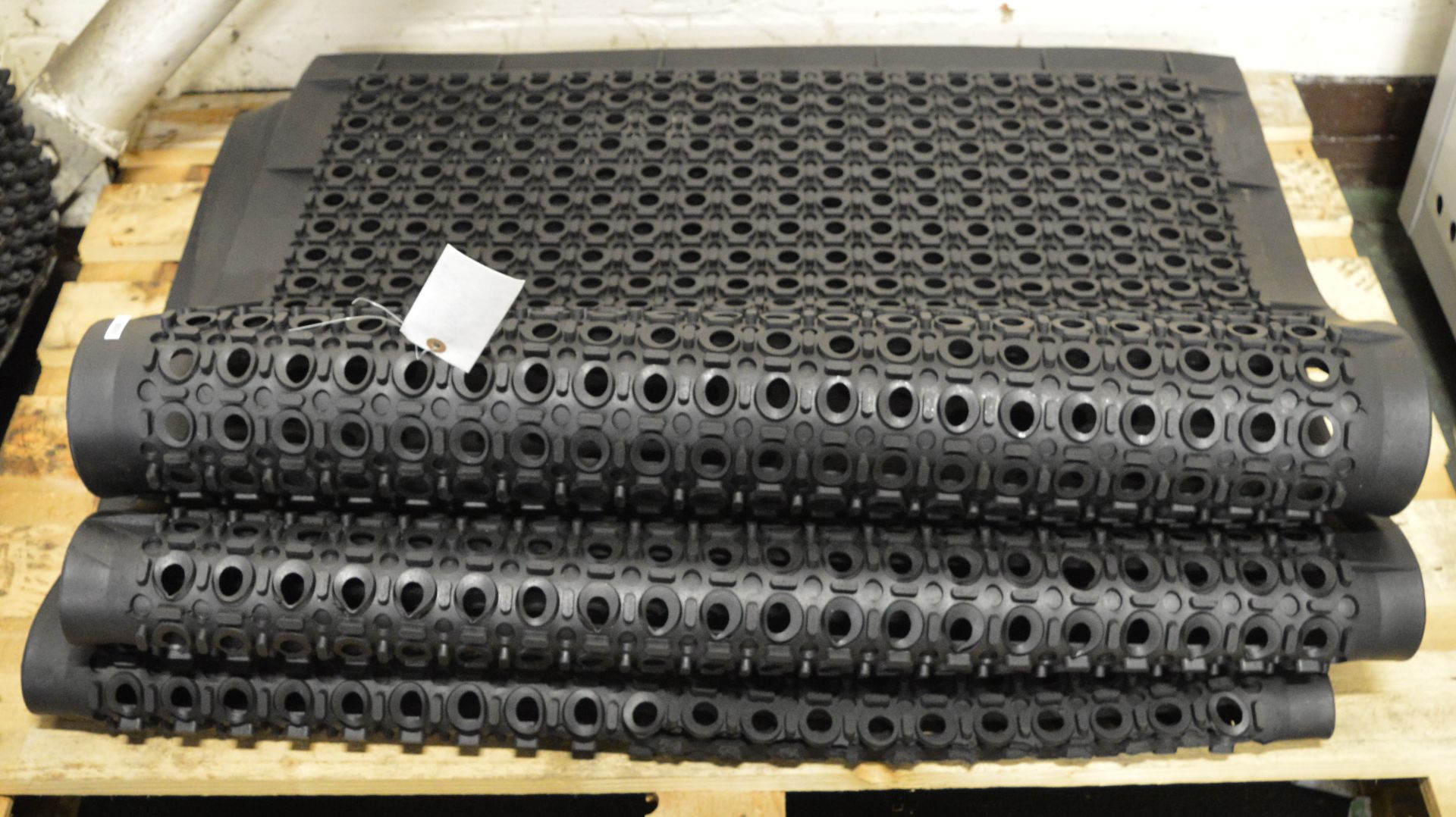 3x Rubber Safety Mats 1500 x 900mm.