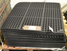 20x Interlocking Rubber Mats - Each 900 x 900mm.