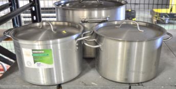 2x 7.2 Gallon Cooking Pot. 1x 31 ltr Heavy Pan.