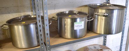 2x 7.2 Gallon Cooking Pot. 1x 31 ltr Heavy Pan.