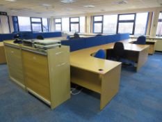 8 X LIGHTWOOD EFFECT L-SHAPED OFFICE DESKS (FOR FULL CONTENTS SEE DESCRIPTION)