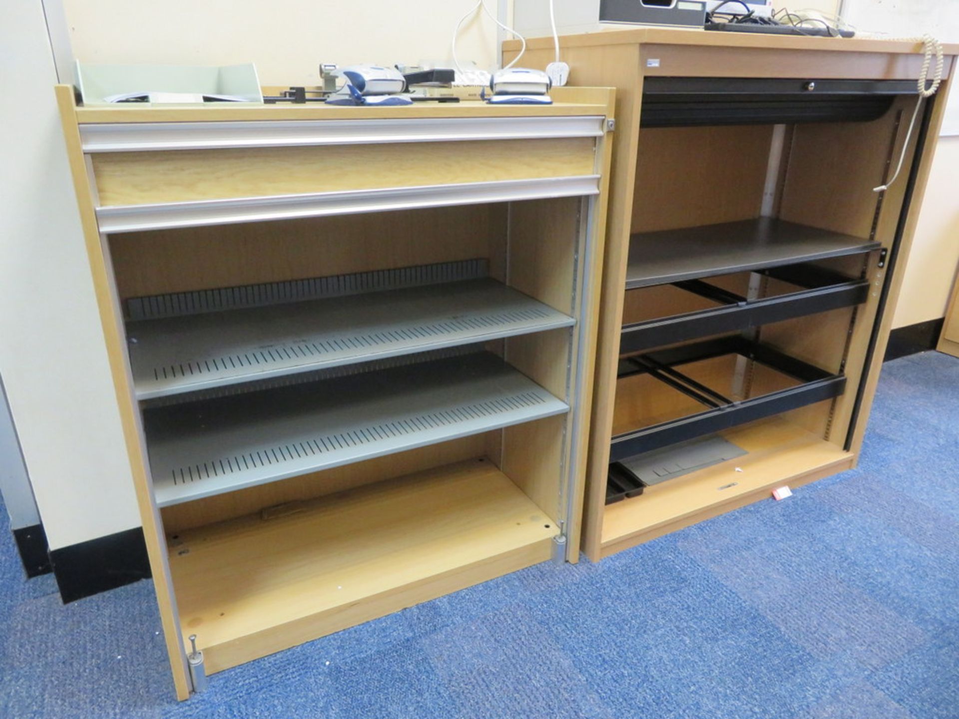 4 X LIGHTWOOD EFFECT L-SHAPED OFFICE DESKS, 8 X VARIOUS THREE DRAWER PEDESTALS - Image 3 of 3