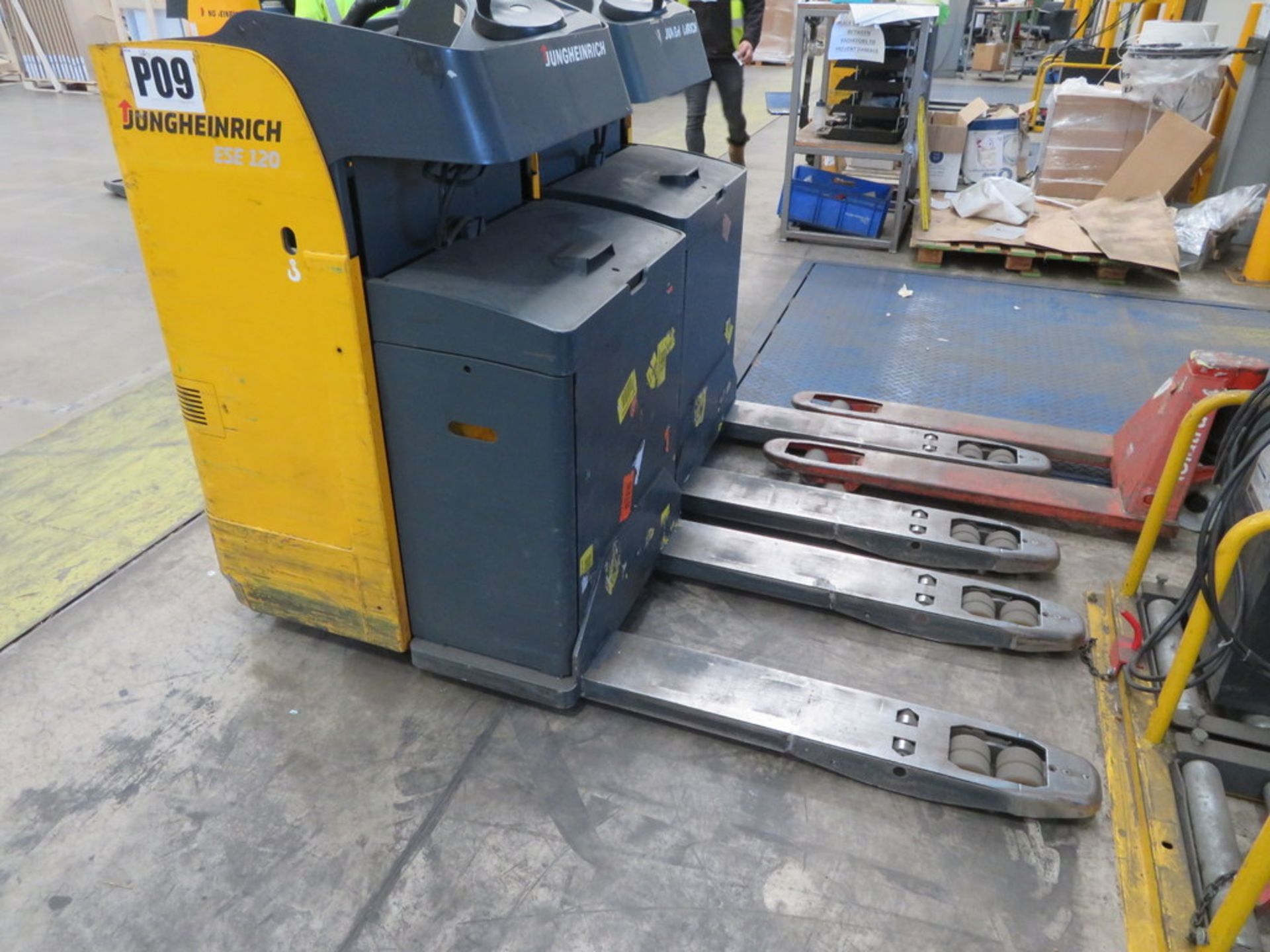 2006 JUNGHEINRICH MODEL ESE 120 2000KG RIDE-ON ELECTRIC PALLET TRUCK