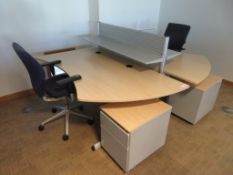 2 X LIGHTWOOD EFFECT CURVED FRONT OFFICE DESKS WITH DIVIDER, 2 X SWIVEL