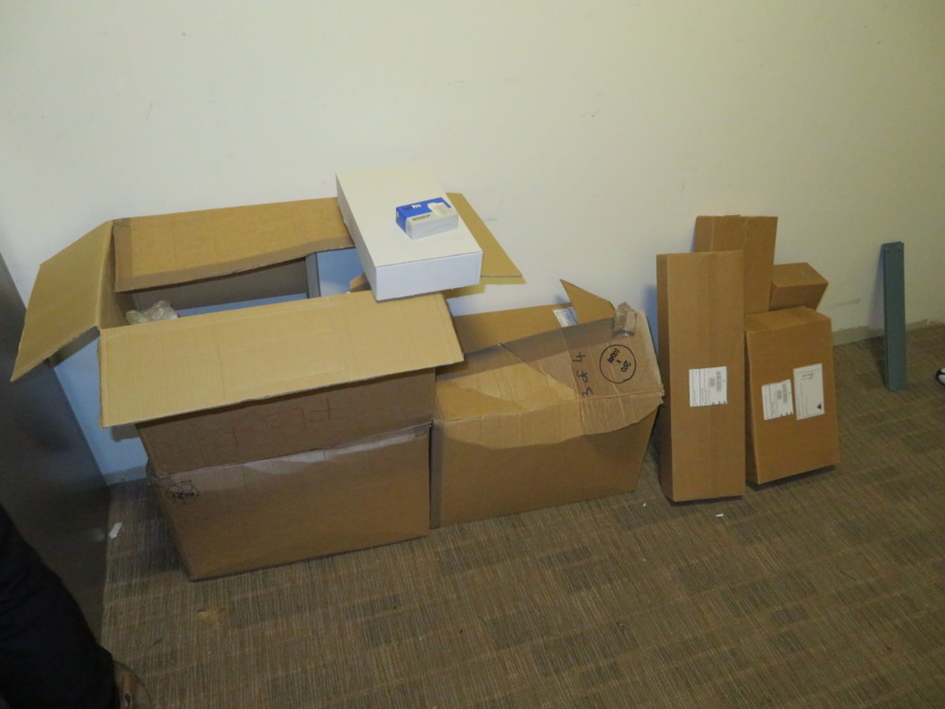 LOOSE AND REMOVABLE CONTENTS OF THE SECOND FLOOR STOREROOM - Image 3 of 4