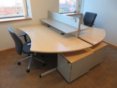 2 X LIGHTWOOD EFFECT CURVED FRONT OFFICE DESKS WITH DIVIDER, 2 X SWIVEL