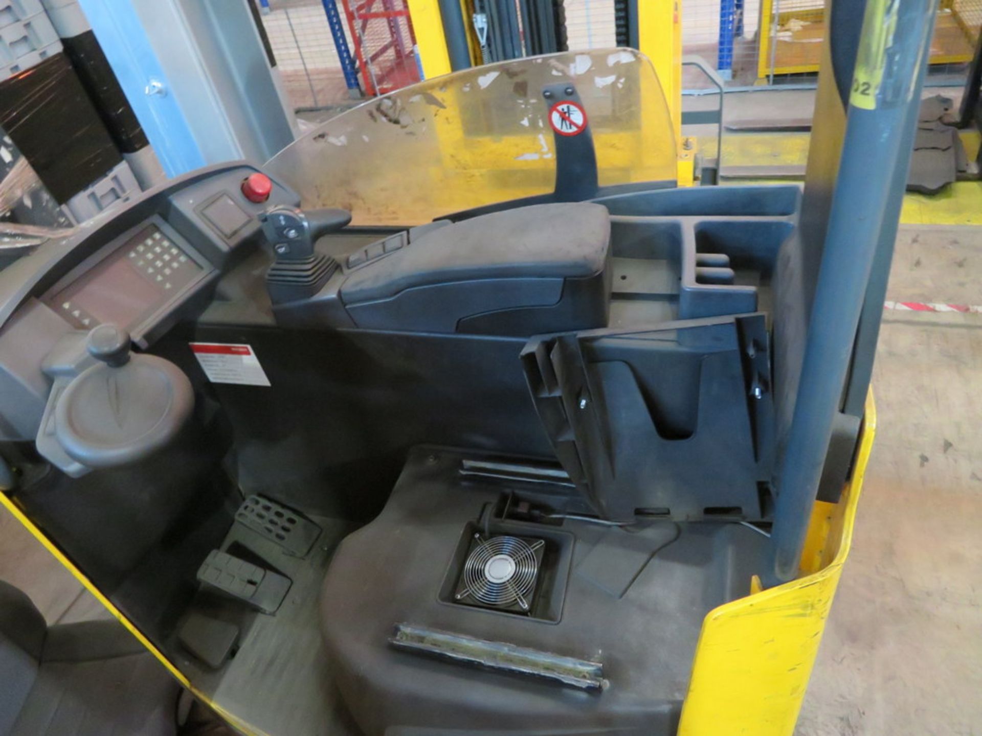 2006 JUNGHEINRICH MODEL ETV 320 2000KG ELECTRIC REACH TRUCK - Image 3 of 5