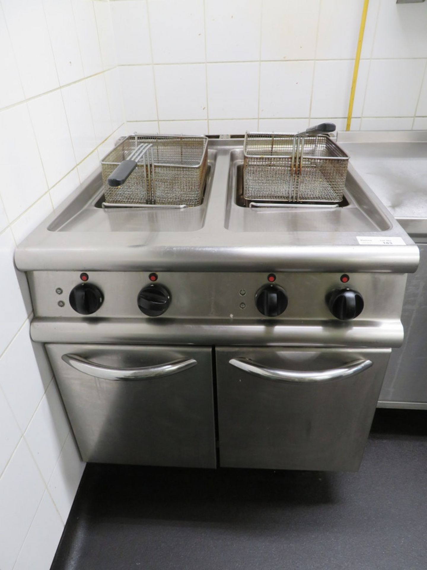 BARON GAS POWERED TWIN BASKET DEEP FAT FRYER