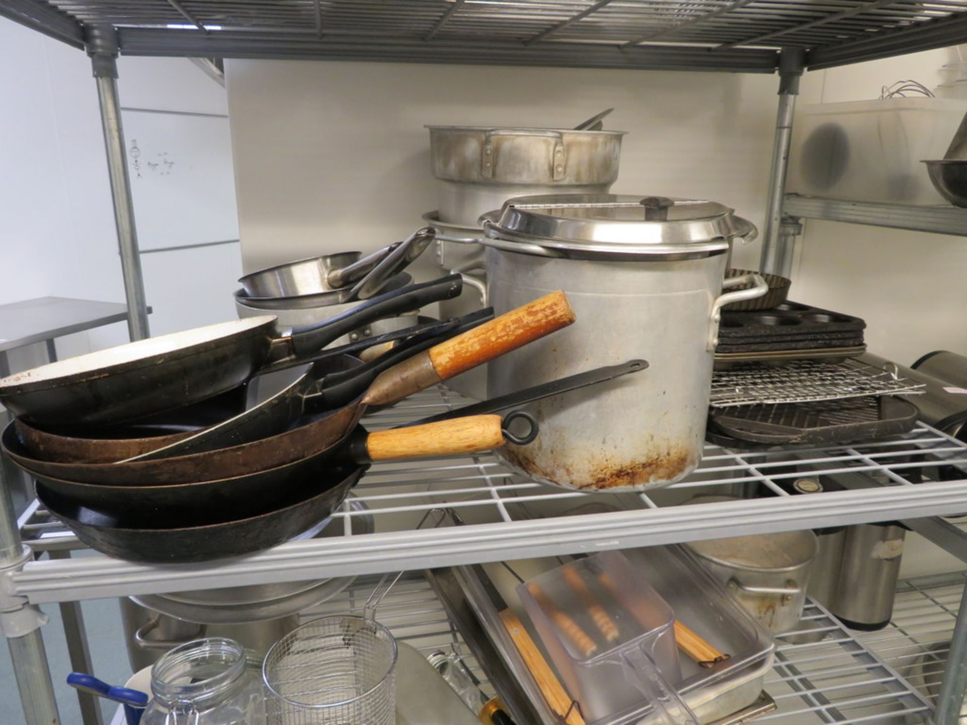 2 X KITCHEN STORAGE RACKS AND QTY OF ASSORTED KITCHEN PANS, UTENSILS ETC - Image 3 of 5