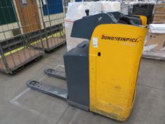 2006 JUNGHEINRICH MODEL ESE 120 2000KG RIDE-ON ELECTRIC PALLET TRUCK