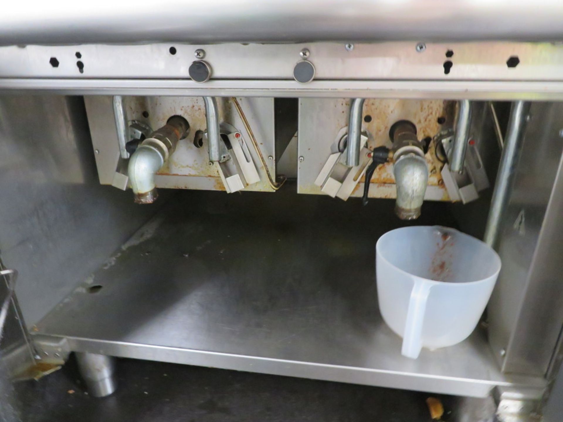 BARON GAS POWERED TWIN BASKET DEEP FAT FRYER - Image 3 of 3