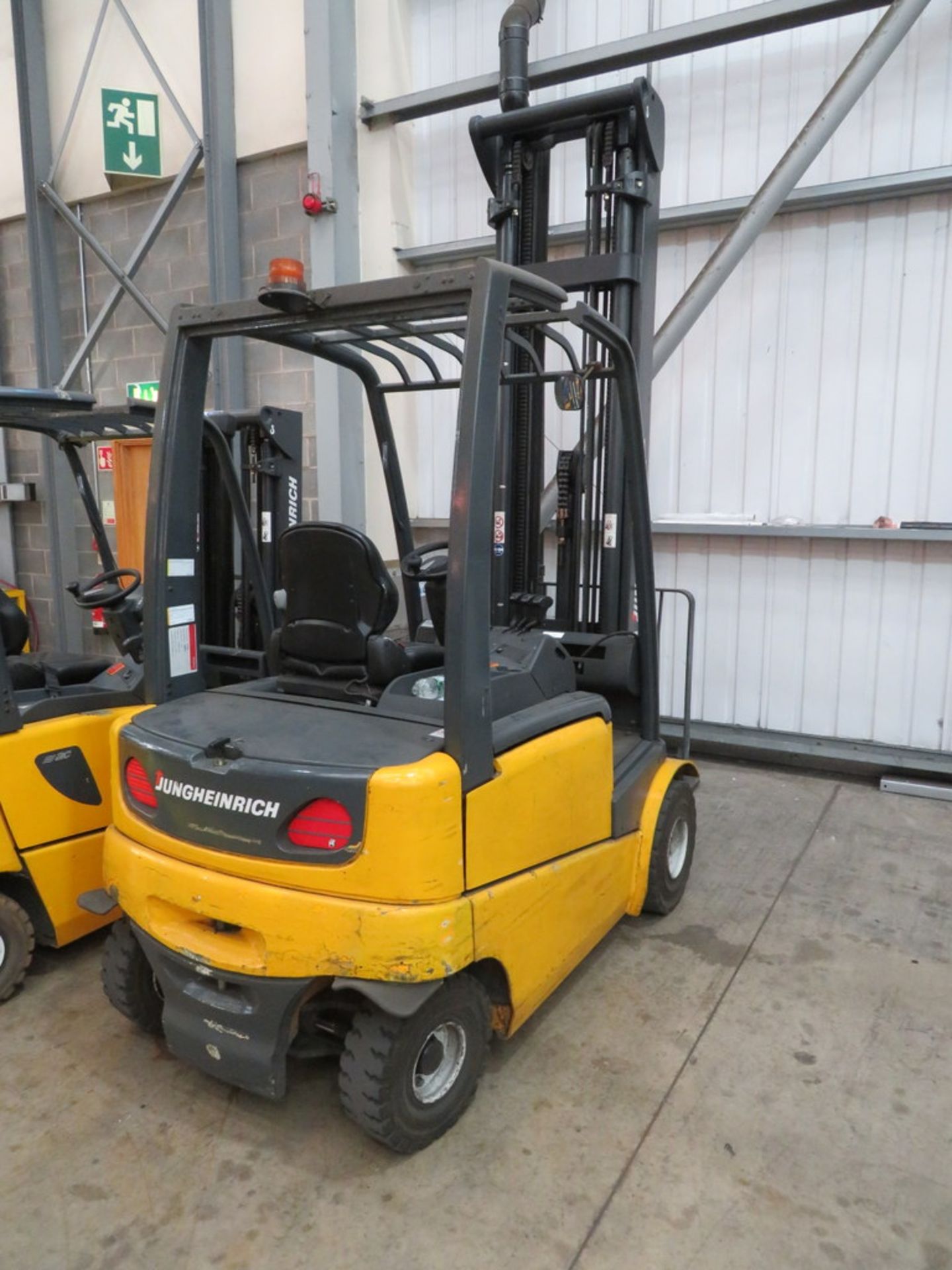 2006 JUNGHEINRICH MODEL EFG 425K 2250KG ELECTRIC CB FORKLIFT TRUCK - Image 2 of 6