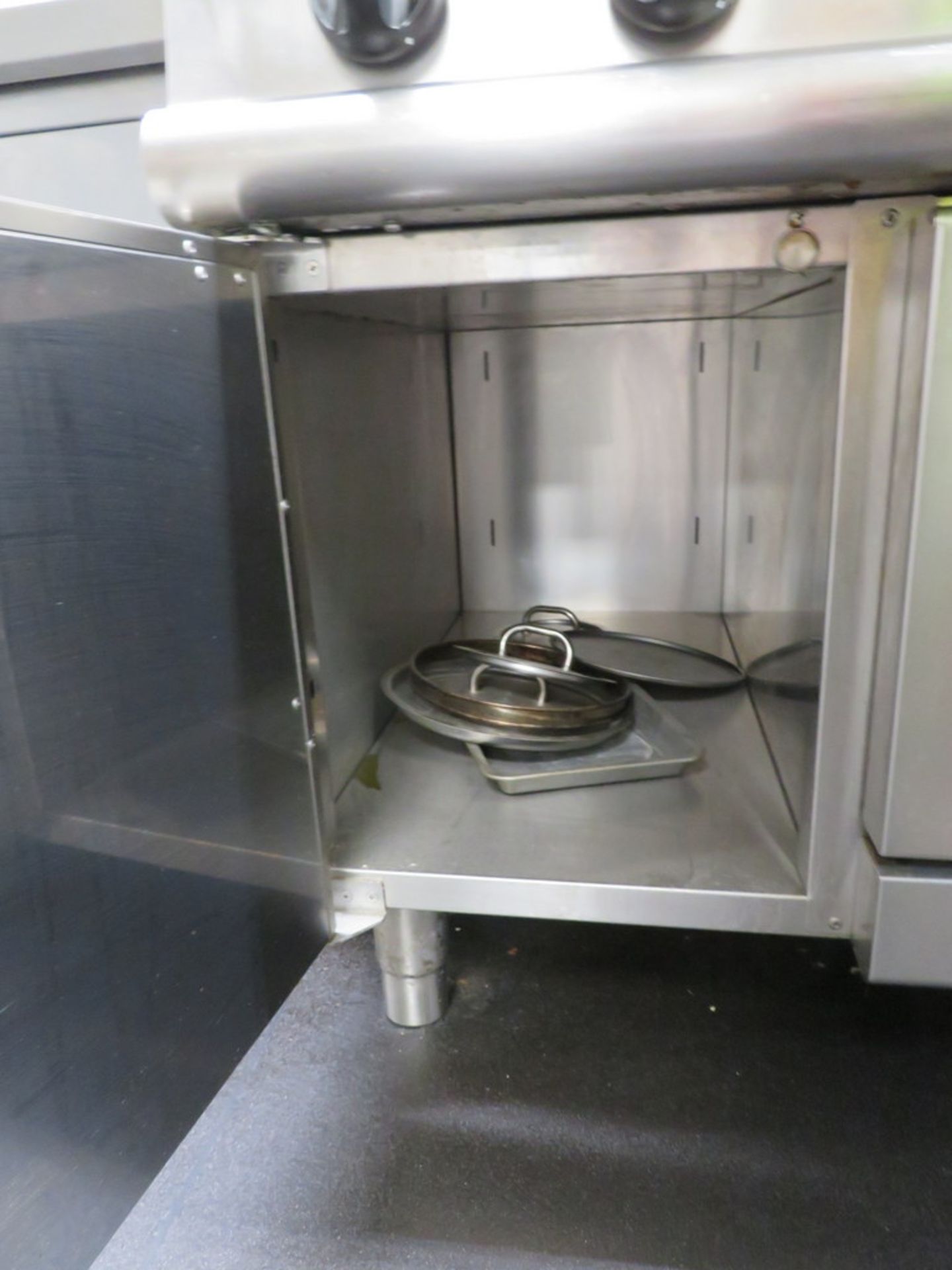BARON GAS POWERED STAINLESS STEEL OVEN WITH TWO RING BURNER - Bild 4 aus 4