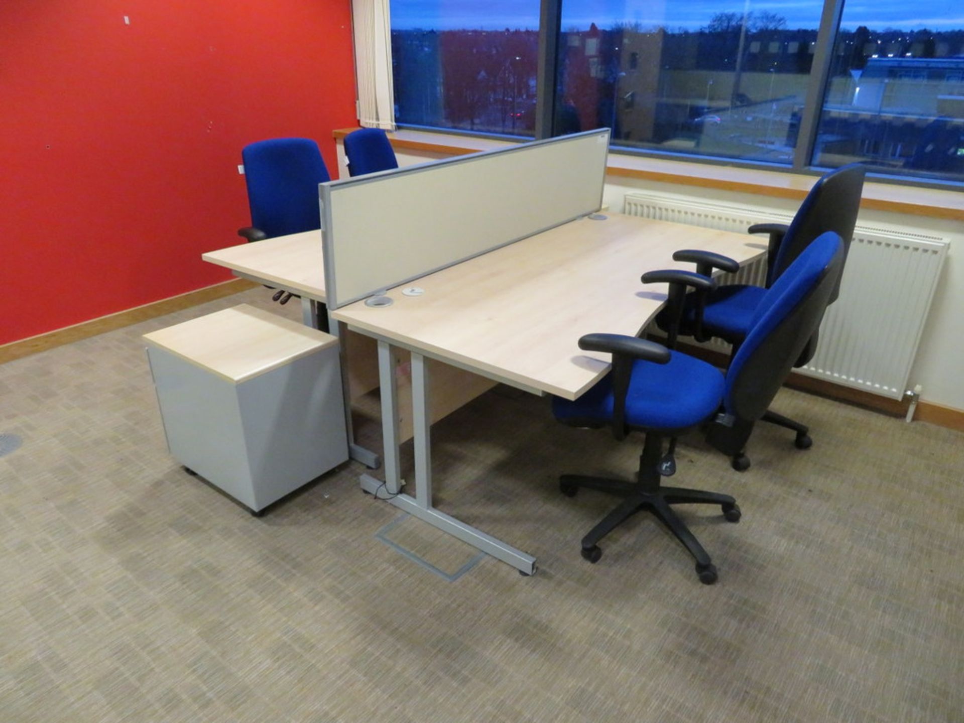 2 X LIGHTWOOD EFFECT CURVED FRONT OFFICE DESKS WITH DIVIDER - Image 2 of 2