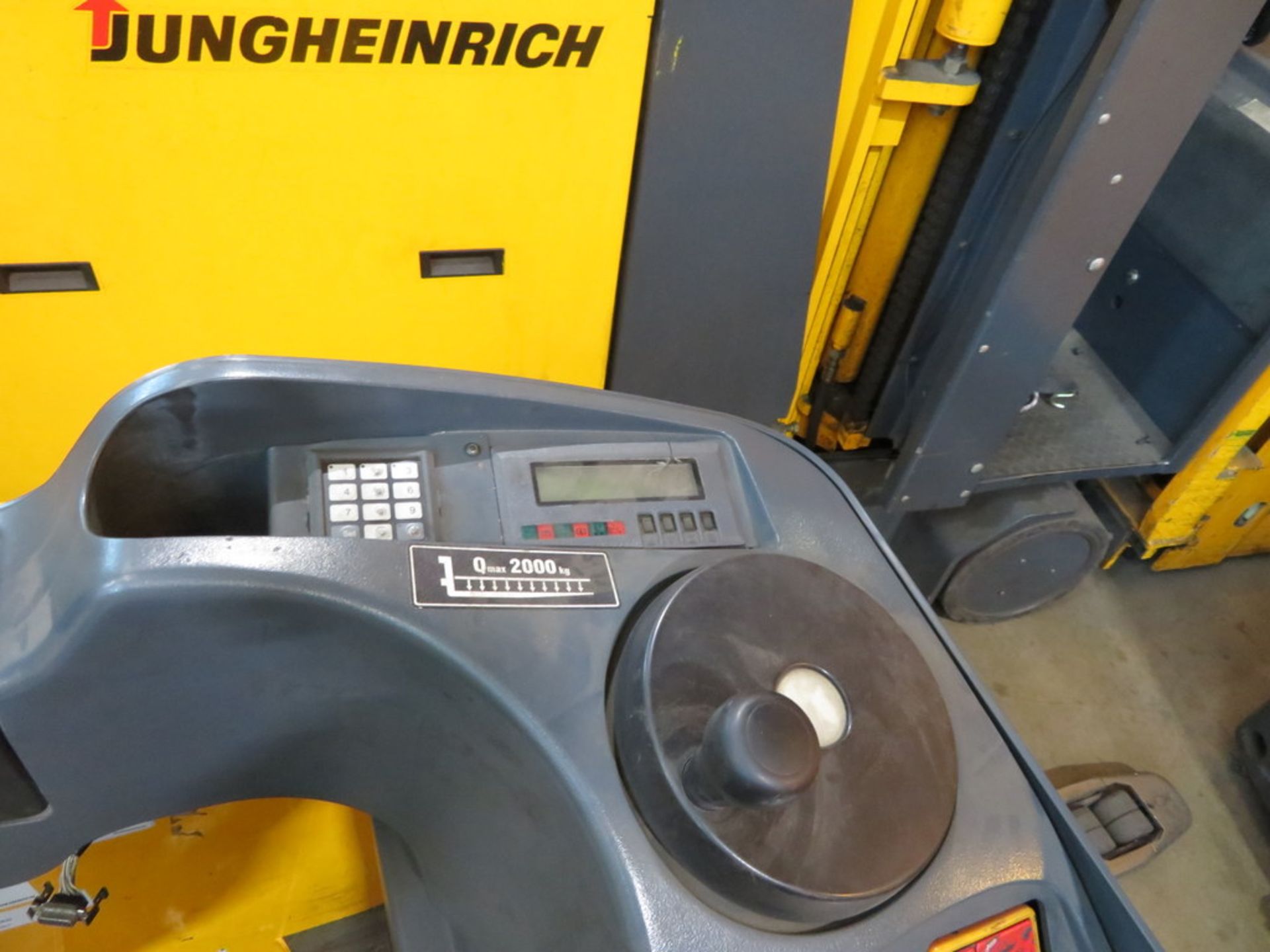 2006 JUNGHEINRICH MODEL ESE 120 2000KG RIDE-ON ELECTRIC PALLET TRUCK - Image 3 of 4