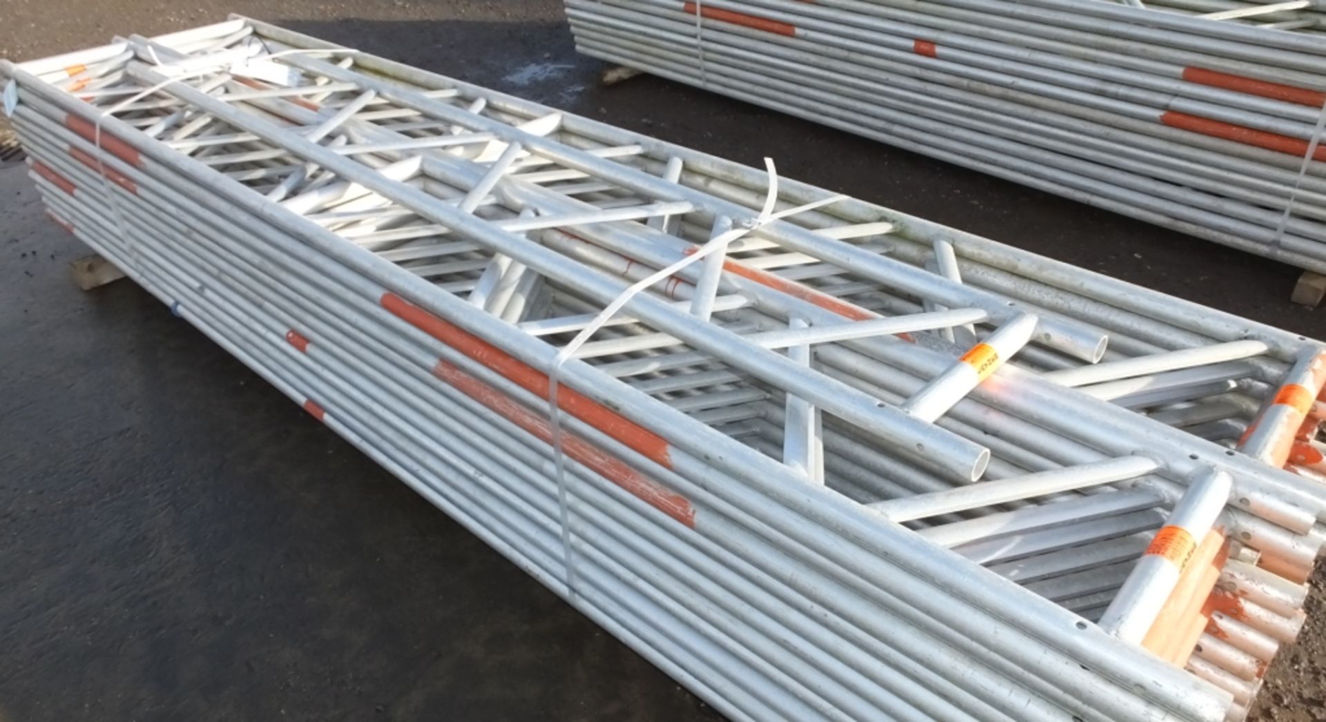 24x 4M Layher Ladder Beams - Staging Board sections - Unit Beam SS400 8.0M, 1x 3M Layher L - Image 4 of 5