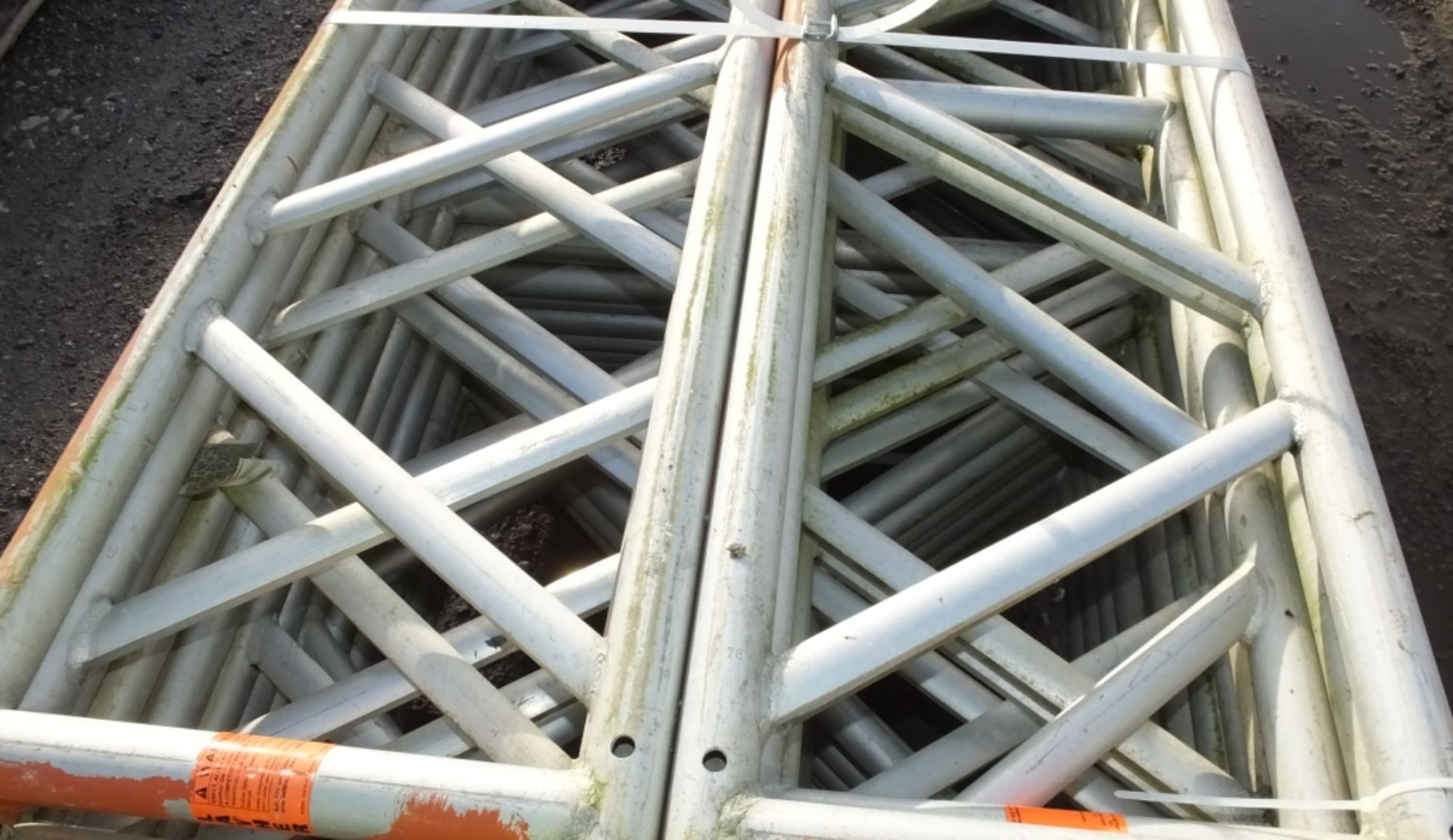 28x 4M Layher Ladder Beams - Staging Board sections - Unit Beam SS400 8.0M - Image 3 of 5
