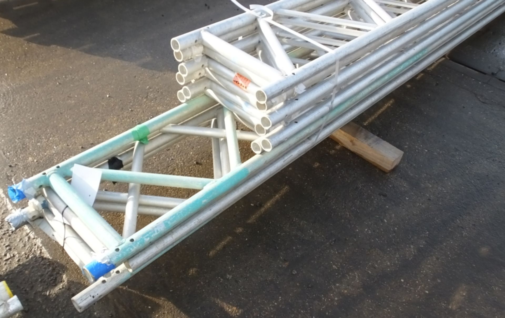 4x 8M Layher Ladder Beams - Staging Board sections - Unit Beam SS400 8.0M, 6x 6M Layher La - Image 2 of 5