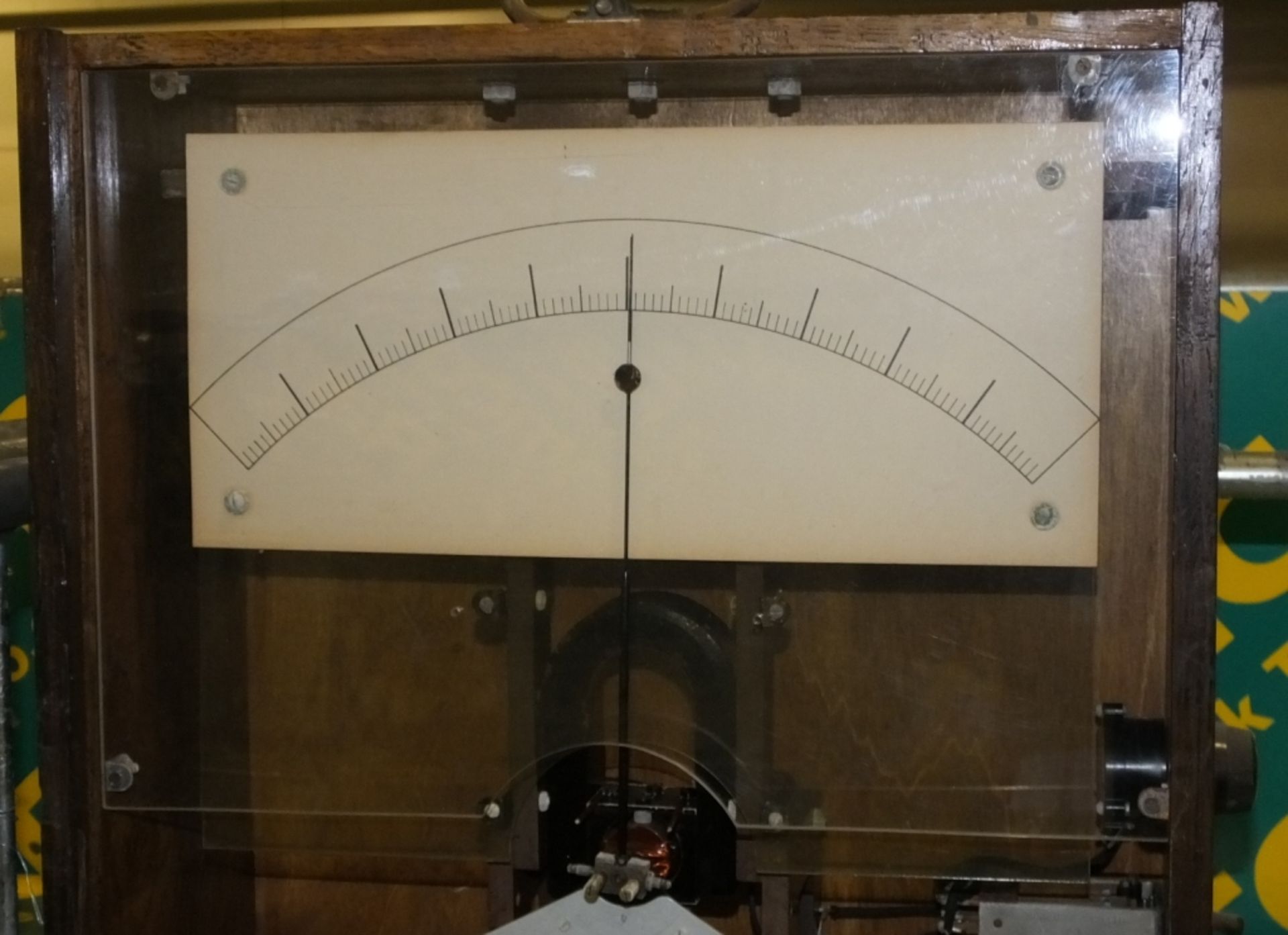 Retro Voltage meter in wooden case - Bild 3 aus 3