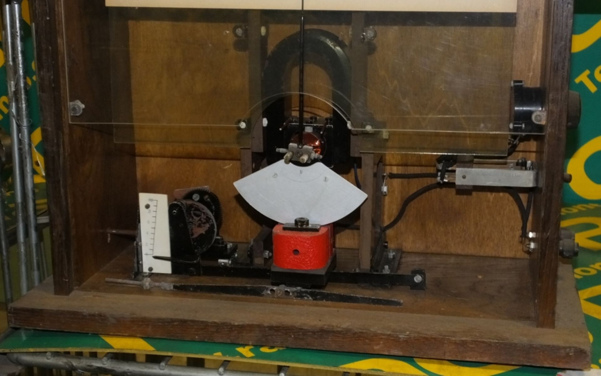 Retro Voltage meter in wooden case - Bild 2 aus 3