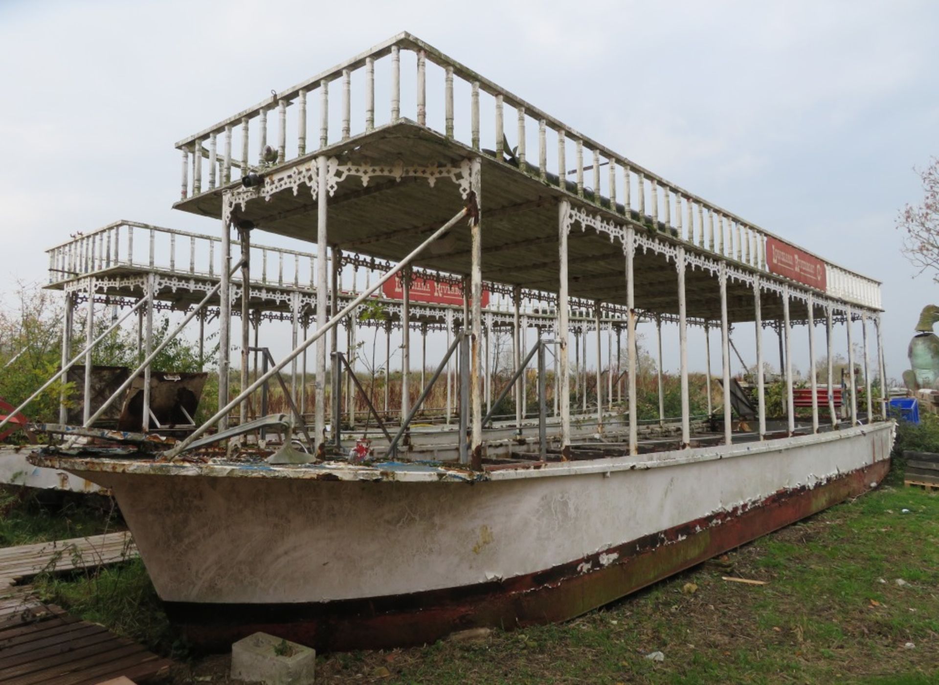 LARGE 'LOUISIANA RIVERBOAT CO' STEEL STEAMBOAT WITH INTERNAL BENCH SEATING AND PERKINS DIE - Bild 7 aus 8