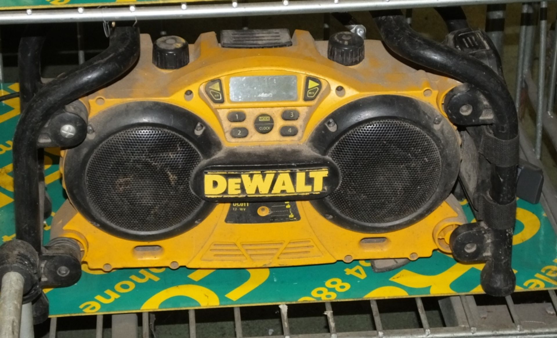 Dewalt Work Heavy Duty Tough Stereo Radio, Radio Carry cube - Bild 2 aus 2