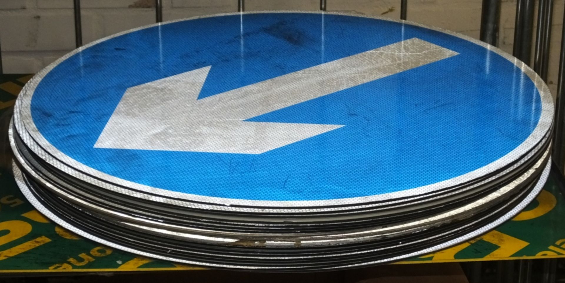 19x Round Blue Directional Arrow SIgnage